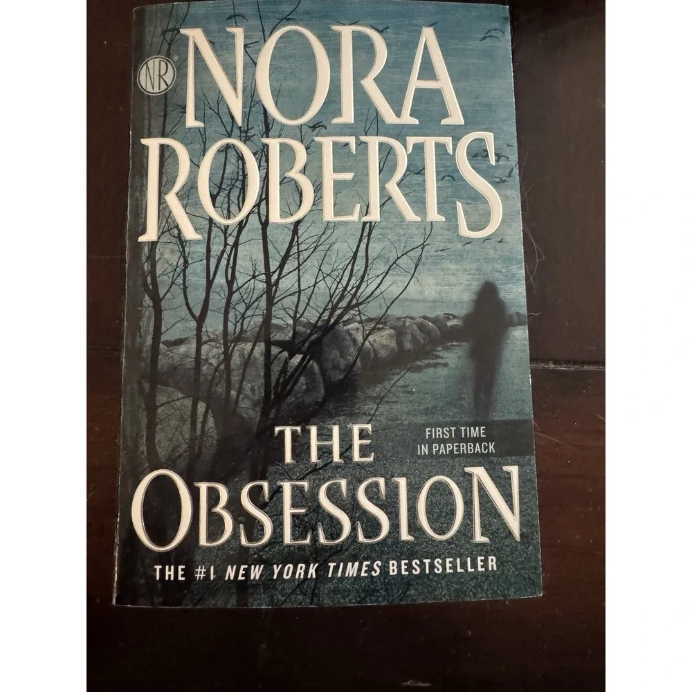 Nora Roberts The Obsession Trade PB 2017 Penguin Romance Suspense Novel
